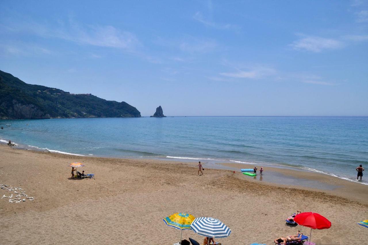 Holiday Studio Apartments Yannis On Agios Gordios Beach In Corfu Exterior photo
