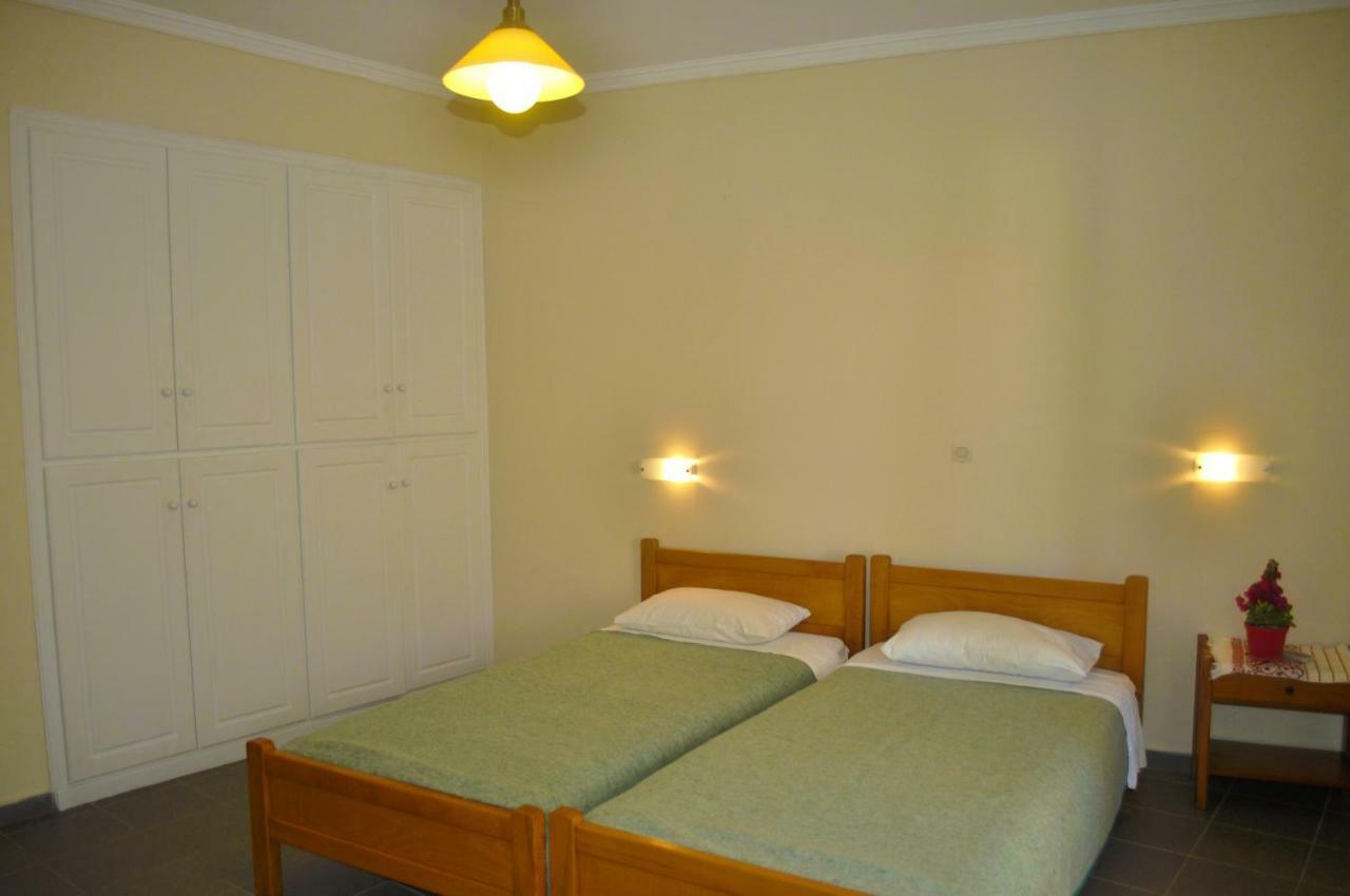 Holiday Studio Apartments Yannis On Agios Gordios Beach In Corfu Exterior photo