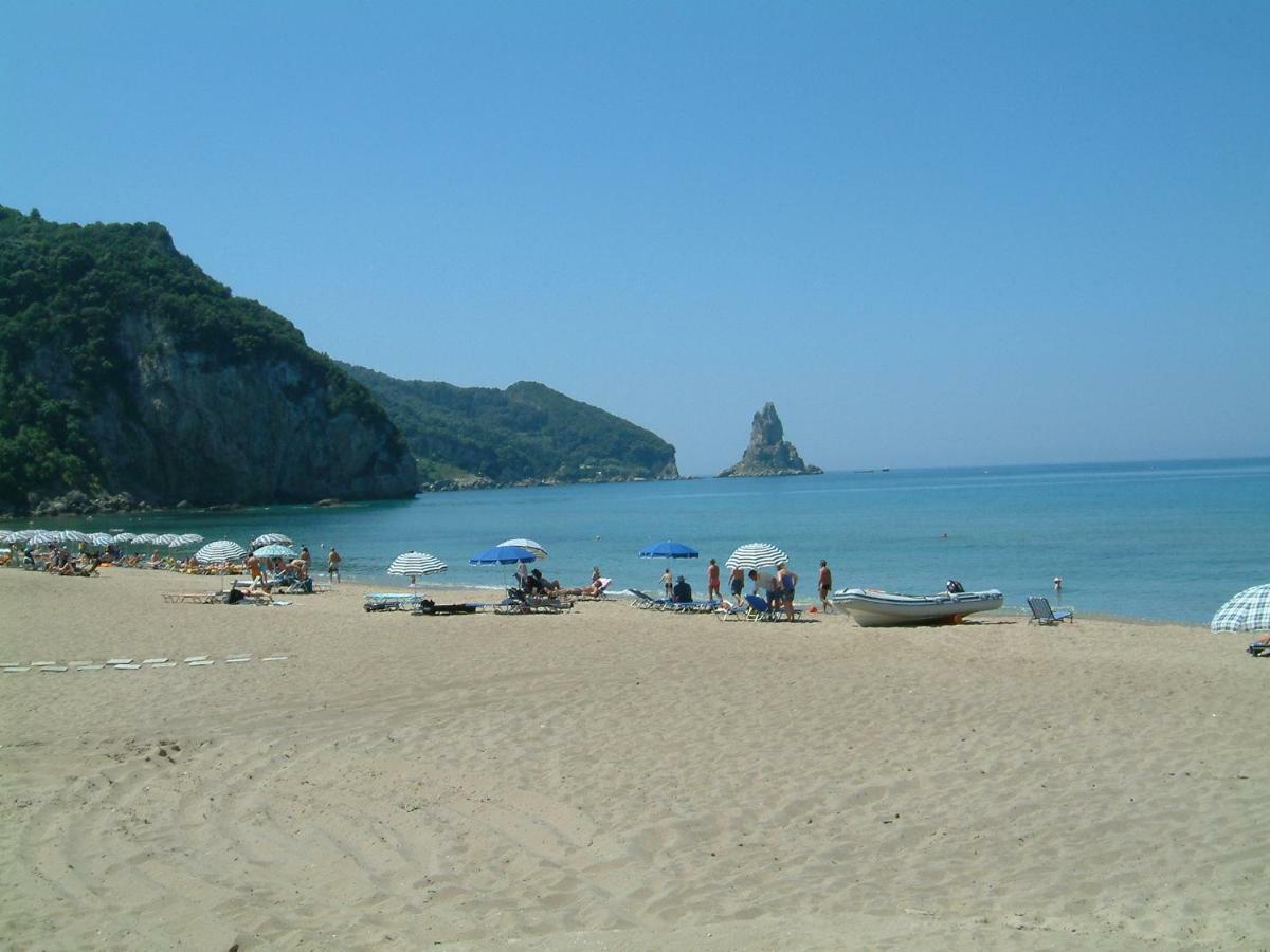 Holiday Studio Apartments Yannis On Agios Gordios Beach In Corfu Exterior photo