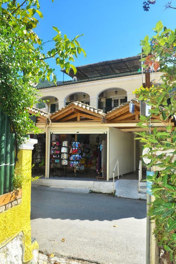 Holiday Studio Apartments Yannis On Agios Gordios Beach In Corfu Exterior photo